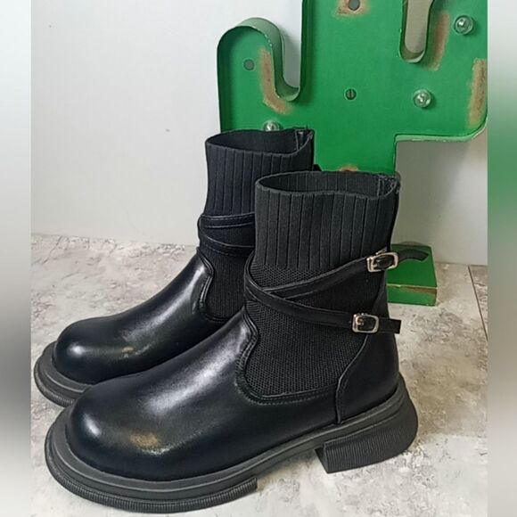 NEWBELLA Shoes - Women's Size 8.5  Ankle Moto Boots Black Goth Fall Biker